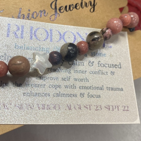 Handmade Rhodonite stretch bracelet with shell stars - Picture 2 of 2